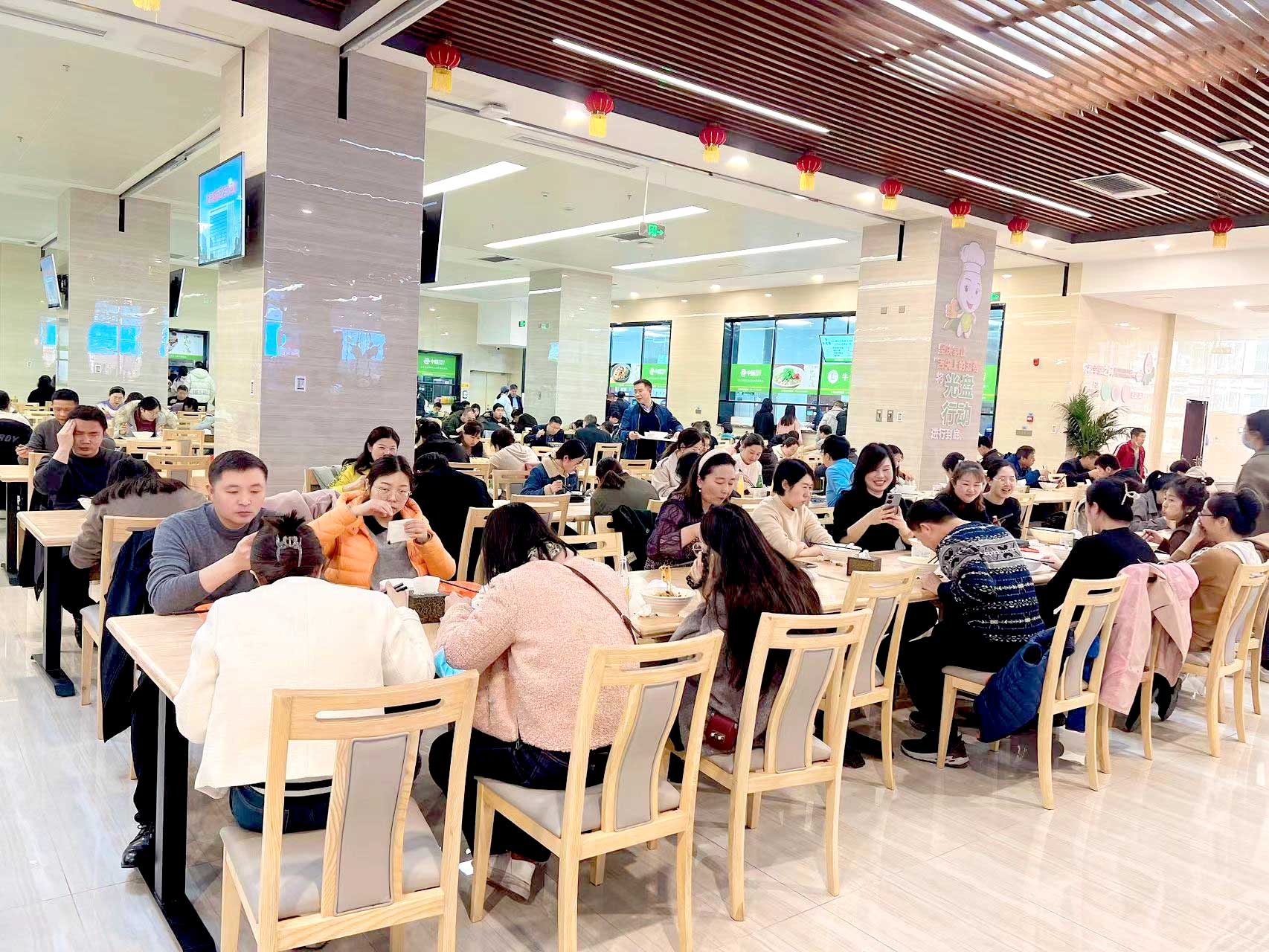 打造員工“滿意食堂”，食堂承包公司運(yùn)營(yíng)秘訣